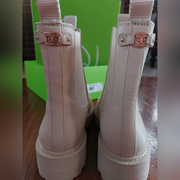 Sam Edelman Chelsea Boots - Picture 3 of 4
